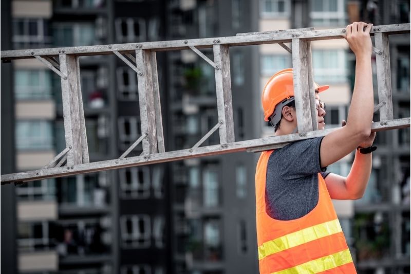 identifying-hazards-on-a-construction-site | Fast Labour Hire identifying hazards on a construction site